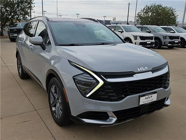 Used 2024 Gray KIA SX Front-Wheel Drive image 6