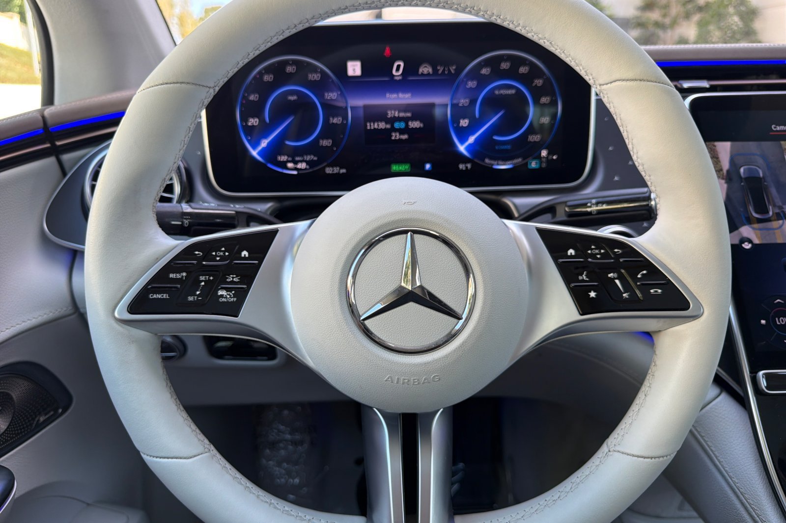 Certified Used 2023 White/off-white Mercedes-Benz 500 Sedan image 25