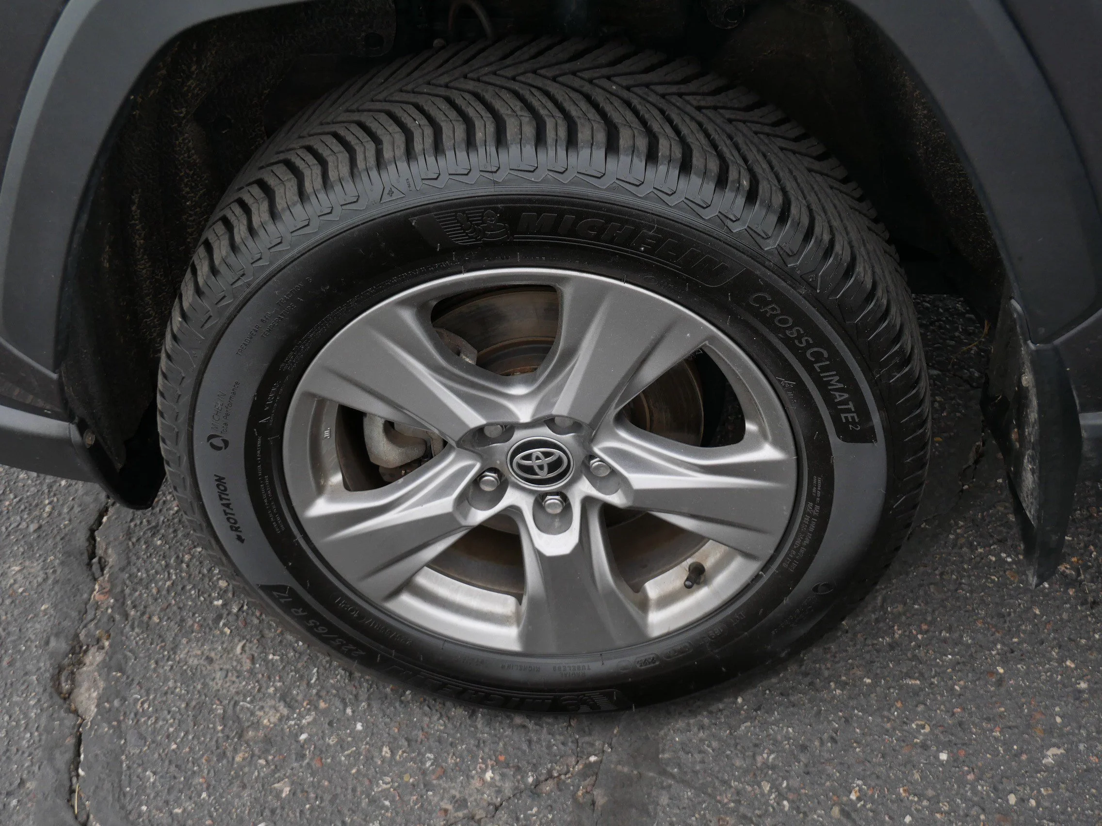 Used 2024 Magnetic Gray Metallic Toyota Hybrid XLE image 15