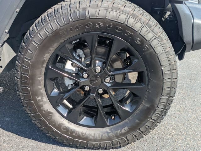 Used 2023 Gray Jeep Sport S image 11