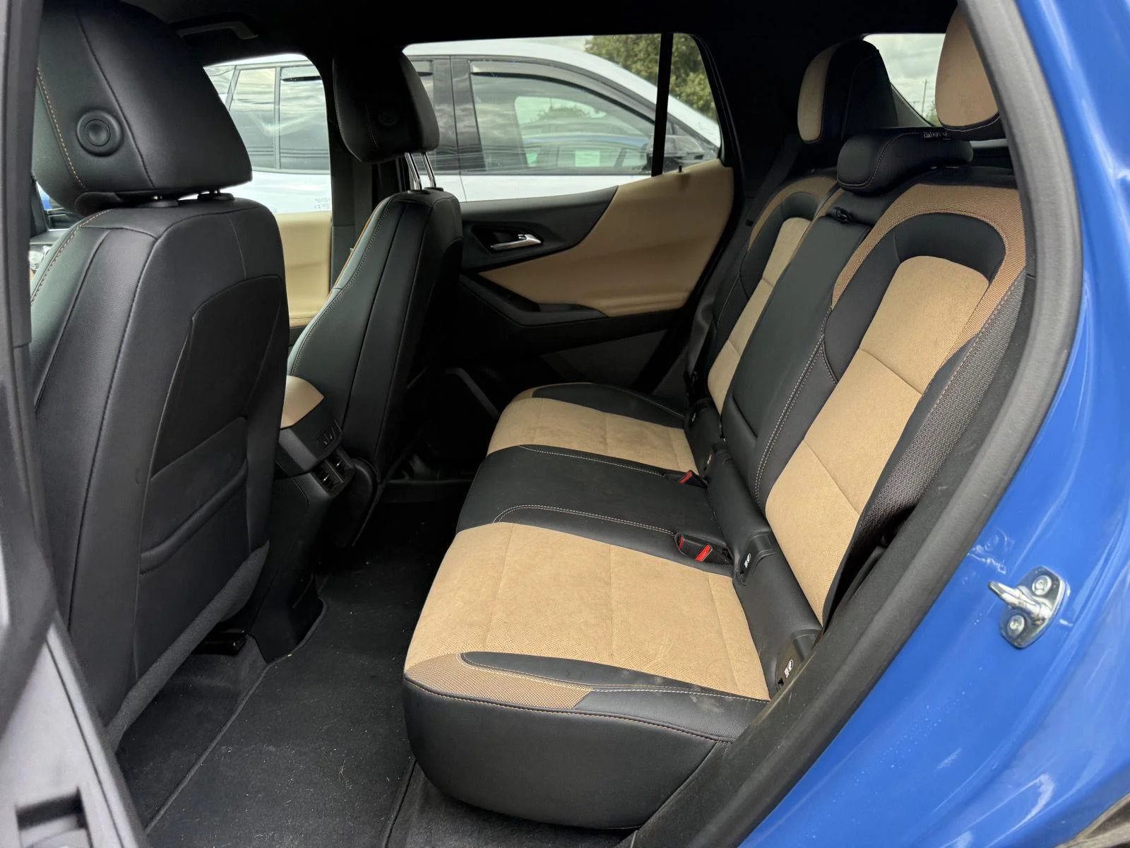 Used 2025 Reef Blue Metallic Chevrolet AWD ACTIV image 8