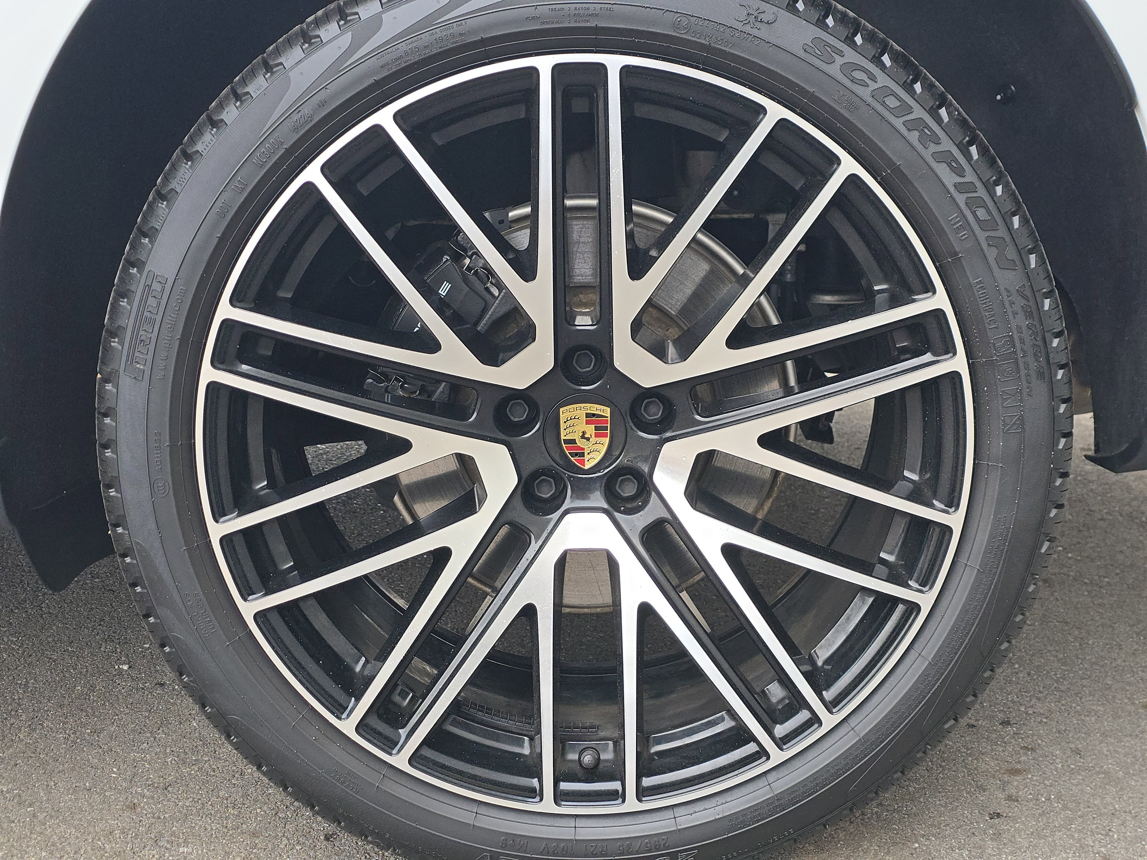Used 2025 White Porsche  image 27
