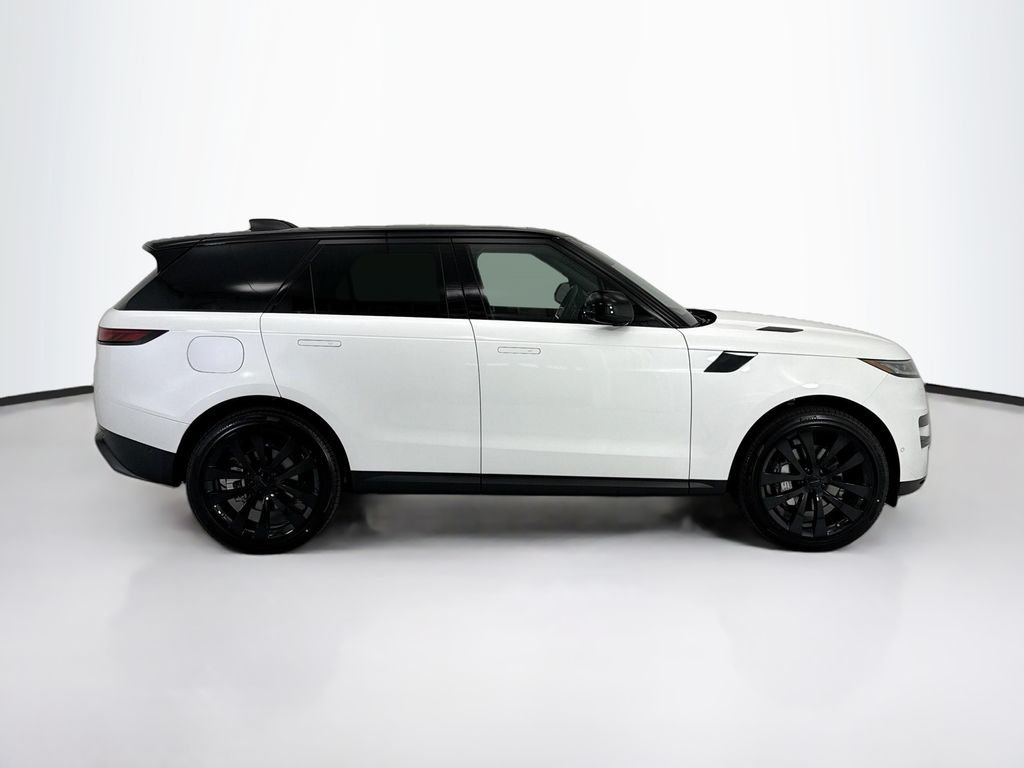 New 2026 Ostuni Pearl White Land Rover SE image 4