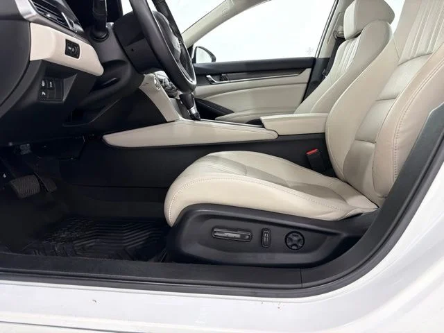 Used 2021 Platinum White Pearl Honda EX-L image 13