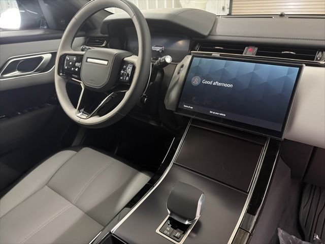New 2026 Arroios Grey Land Rover Dynamic SE image 25