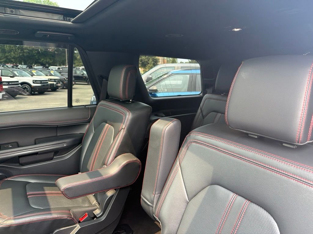Used 2022 White Ford Limited image 27