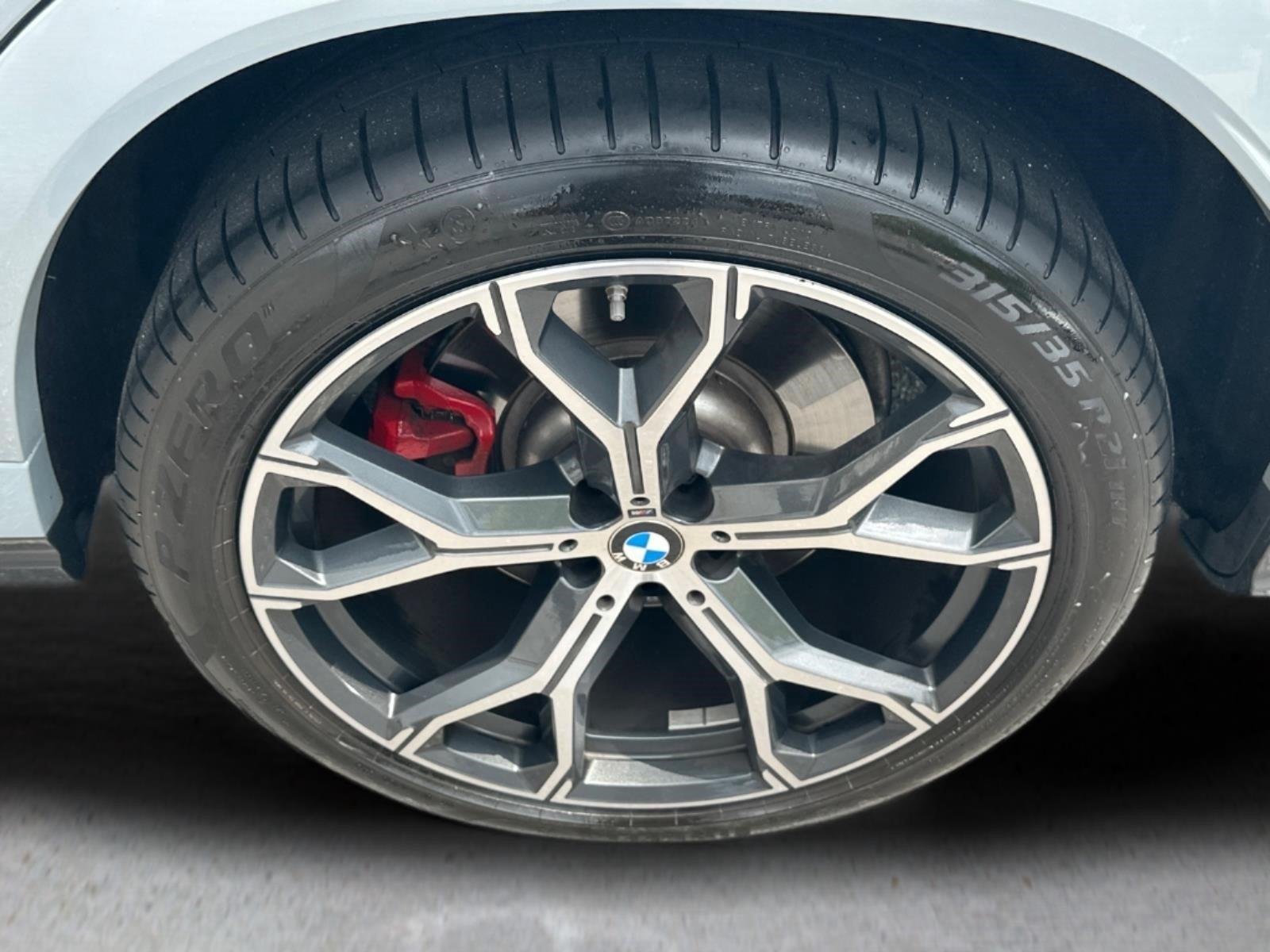 Used 2025  BMW M60i image 13