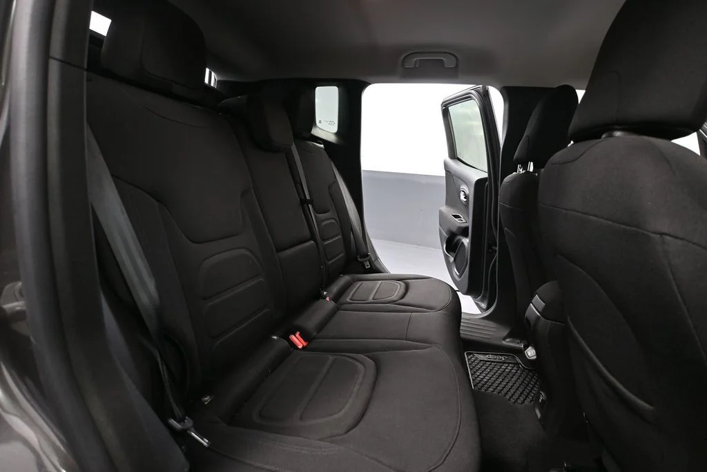 Used 2021 Gray Jeep Latitude image 41