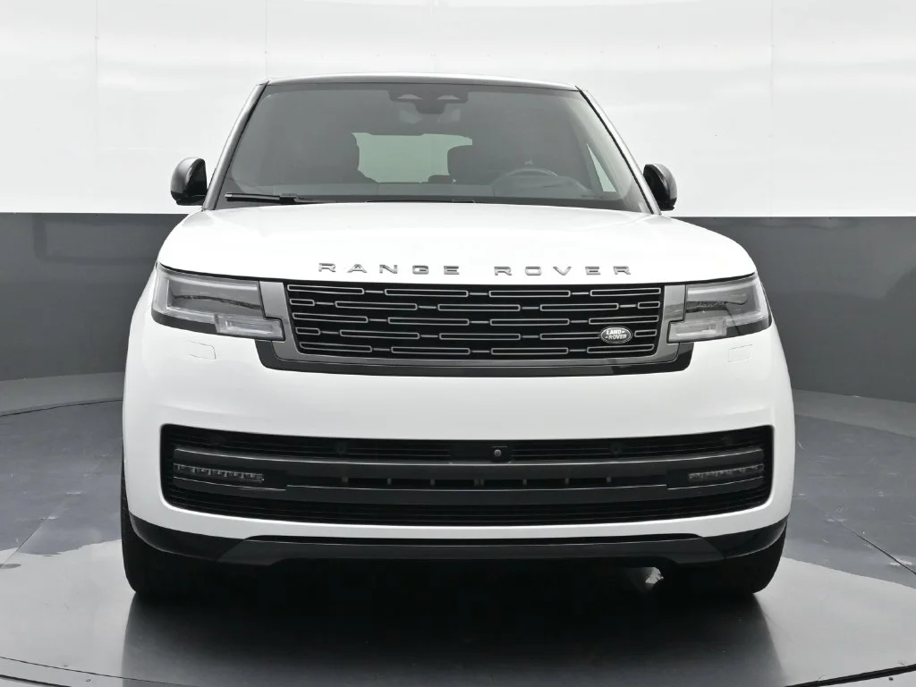 Used 2024 White Land Rover Autobiography image 6
