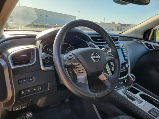 Used 2023  Nissan SL image 21