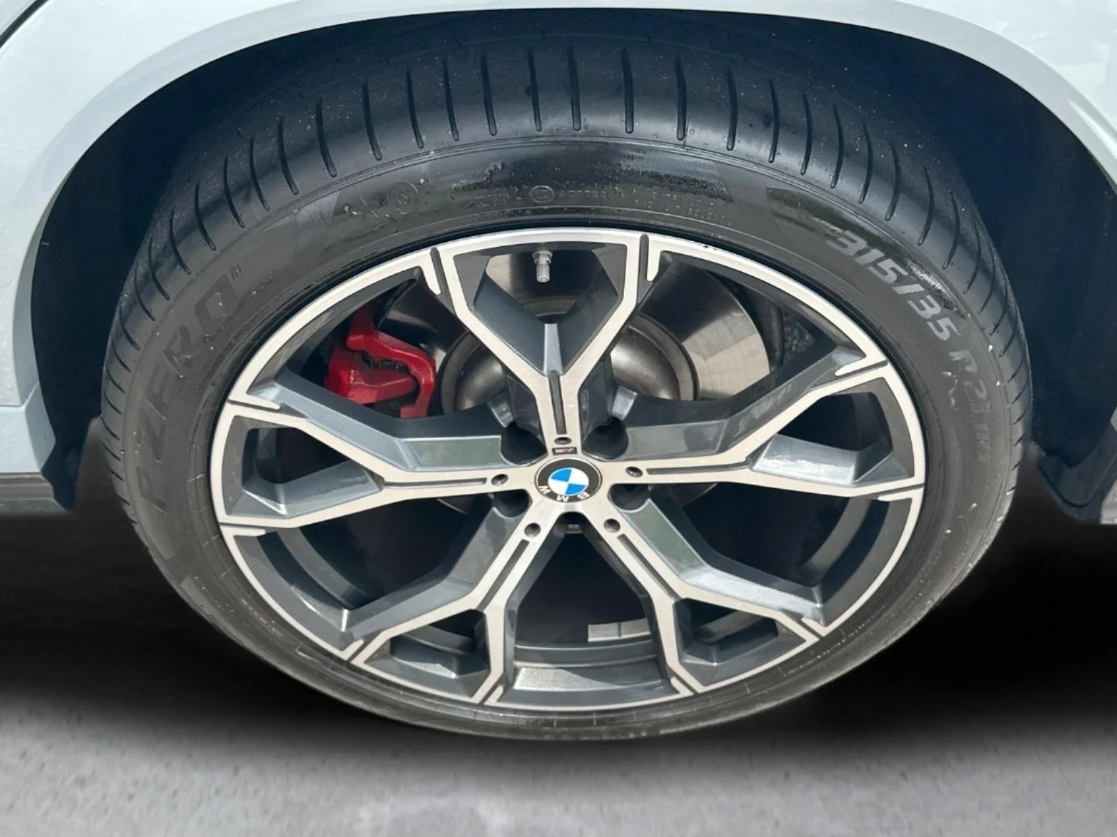 Used 2025  BMW M60i image 13