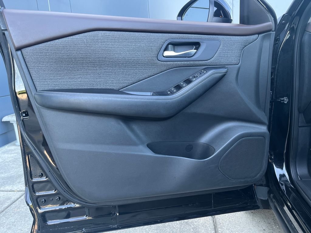 Used 2023 Black Nissan SV image 13