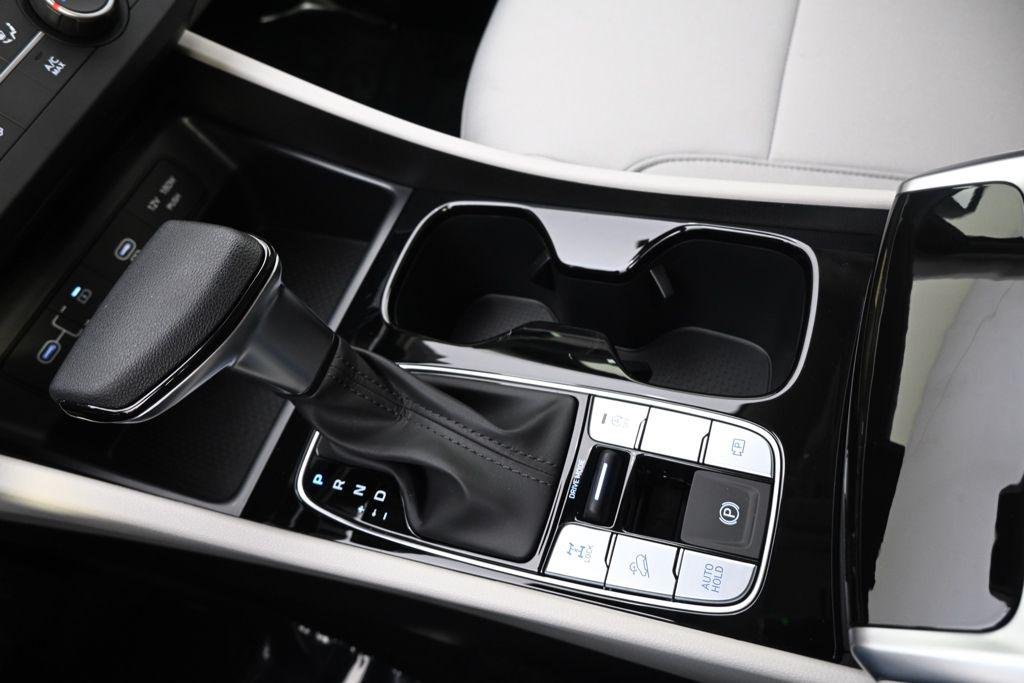 New 2026 White Pearl Hyundai SE AWD image 30
