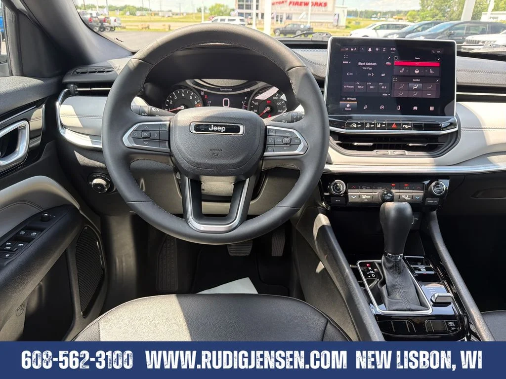 Used 2025 White Jeep Limited image 13