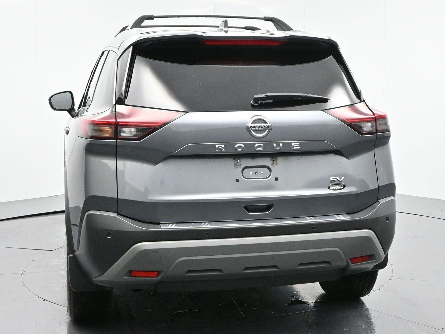 Used 2021 Gun Metallic Nissan SV image 6