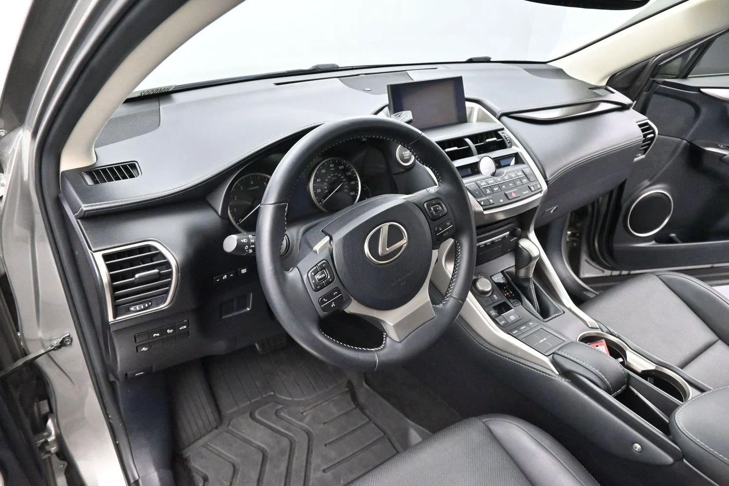 Used 2016 Atomic Silver Lexus F Sport image 17