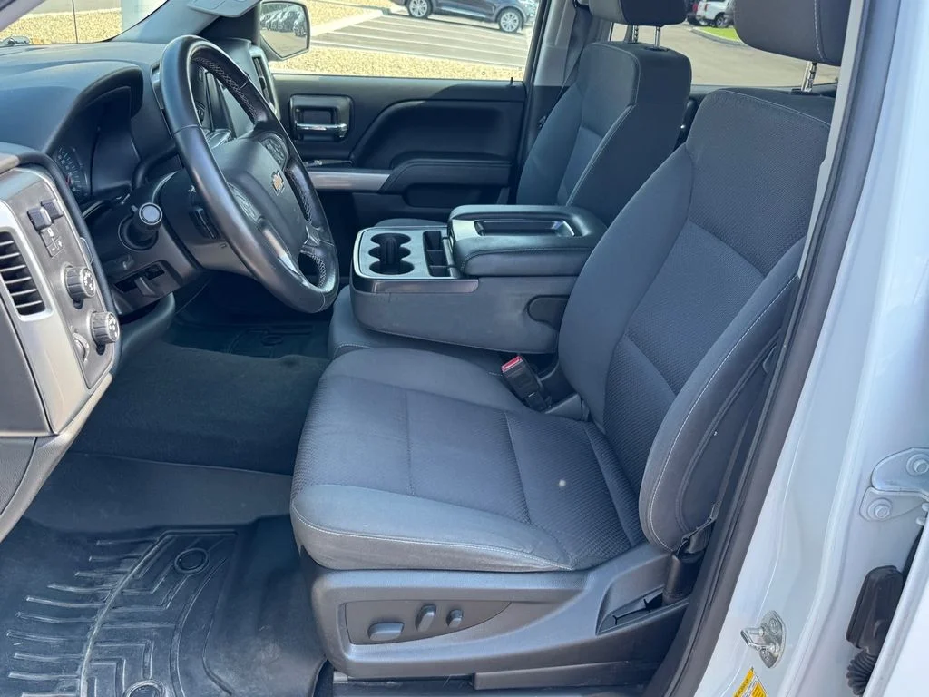 Used 2018 White Chevrolet LT image 5