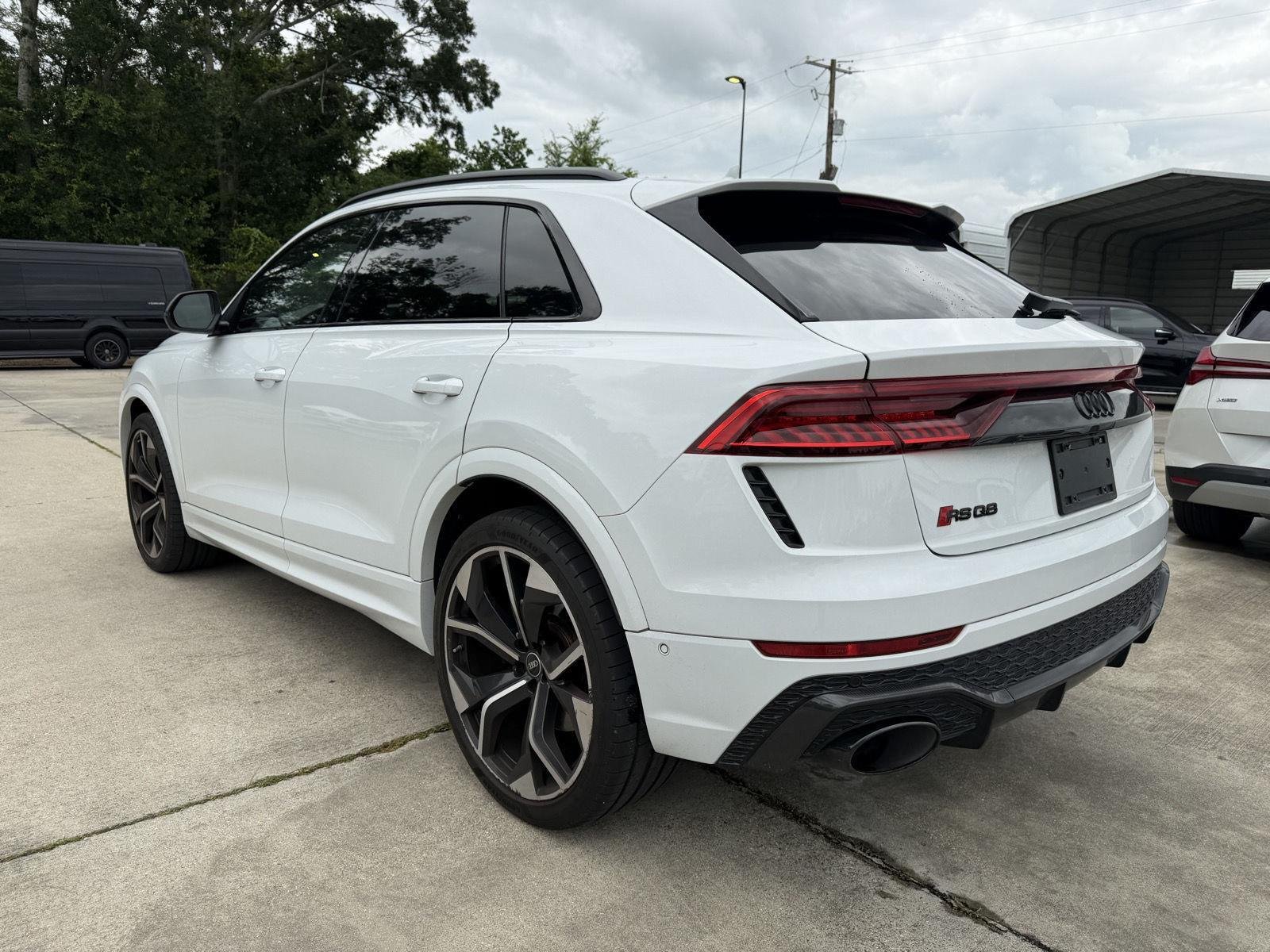 Used 2023 Glacier White Metallic Audi 4.0 quattro image 19