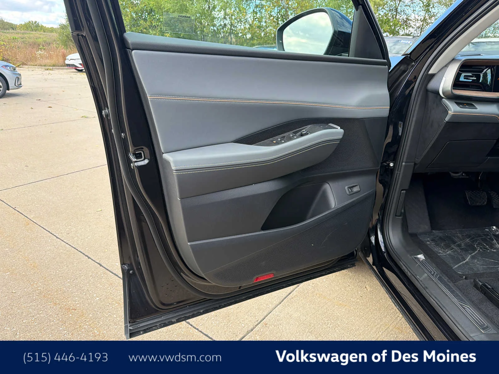 New 2027 Black Volkswagen SE w/Technology image 22
