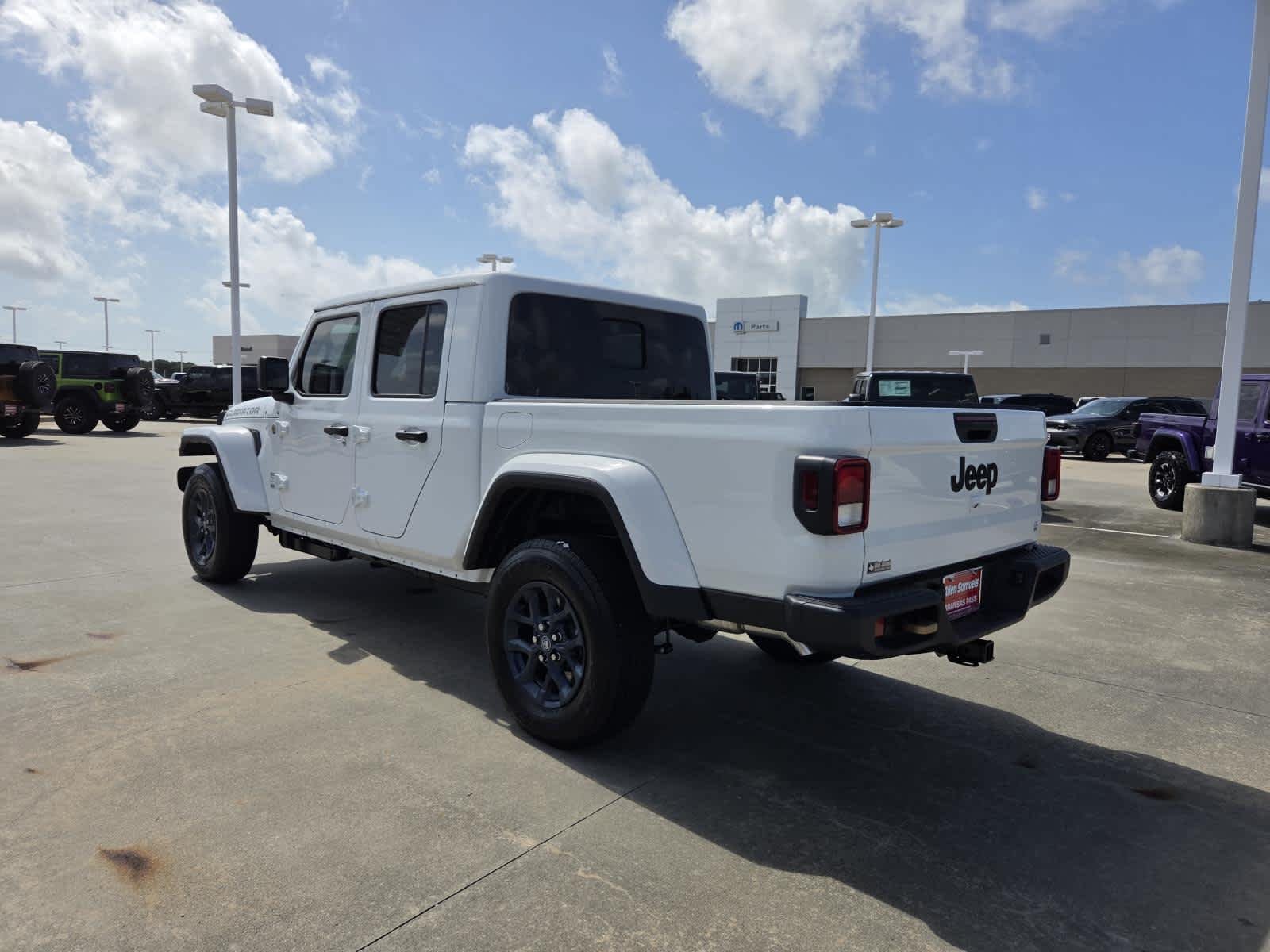 New 2026 Bright White Clear-Coat Exterior Paint Jeep 85th Anniversary Edition image 3