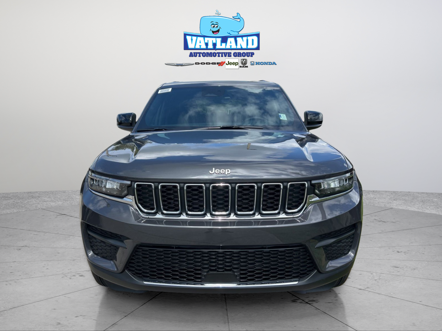New 2026 Baltic Gray Metallic Clear-Coat Exterior Paint Jeep Laredo image 8