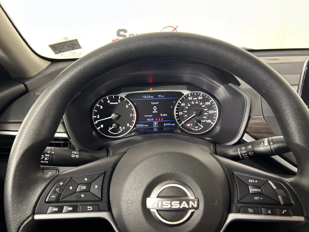 Used 2024 Silver Nissan 2.5 SV image 13