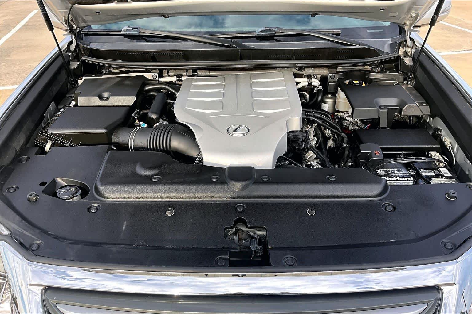 Used 2018 Silver Lining Metallic Lexus Premium image 32