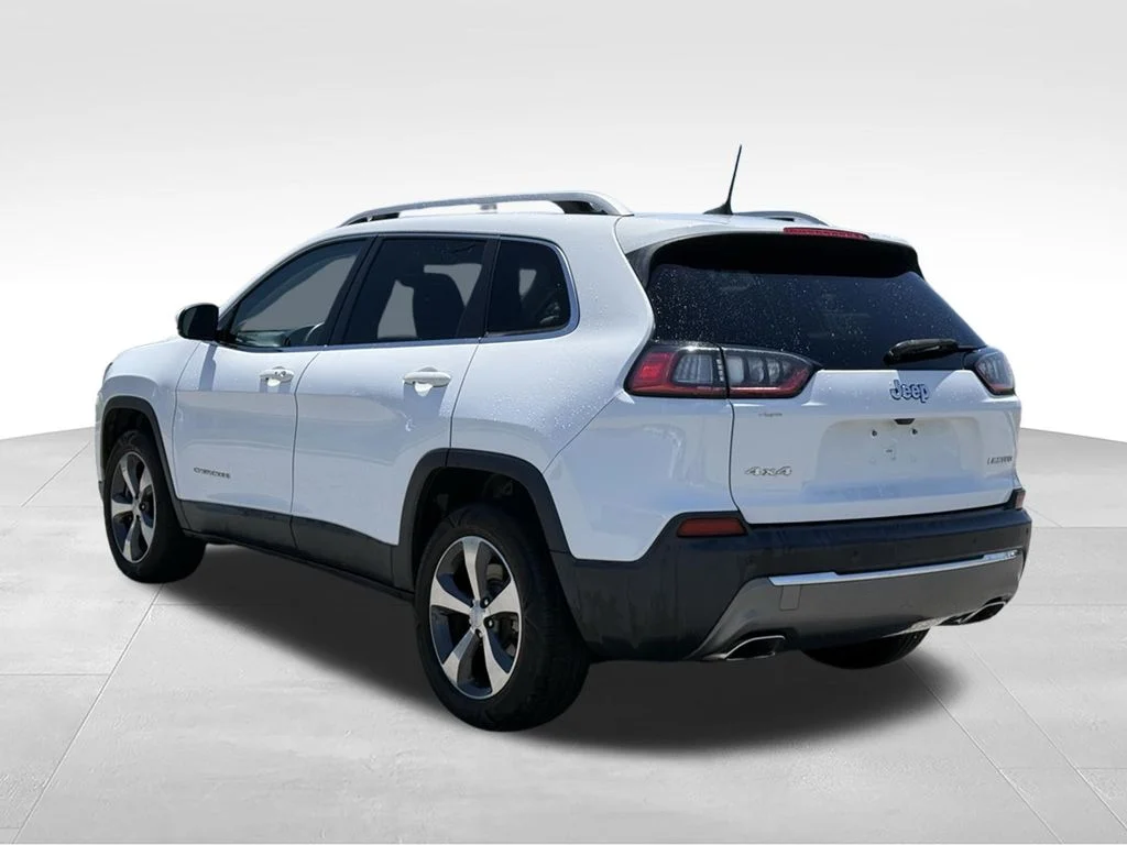 Used 2019 White Jeep Limited image 3