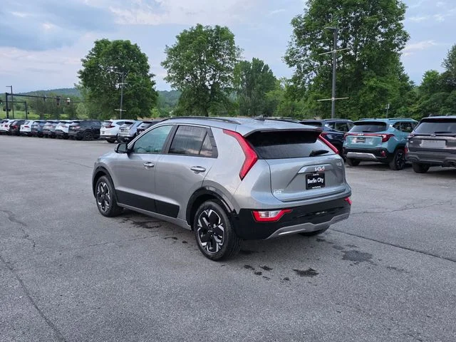 New 2026 Steel Gray Kia Wind image 5