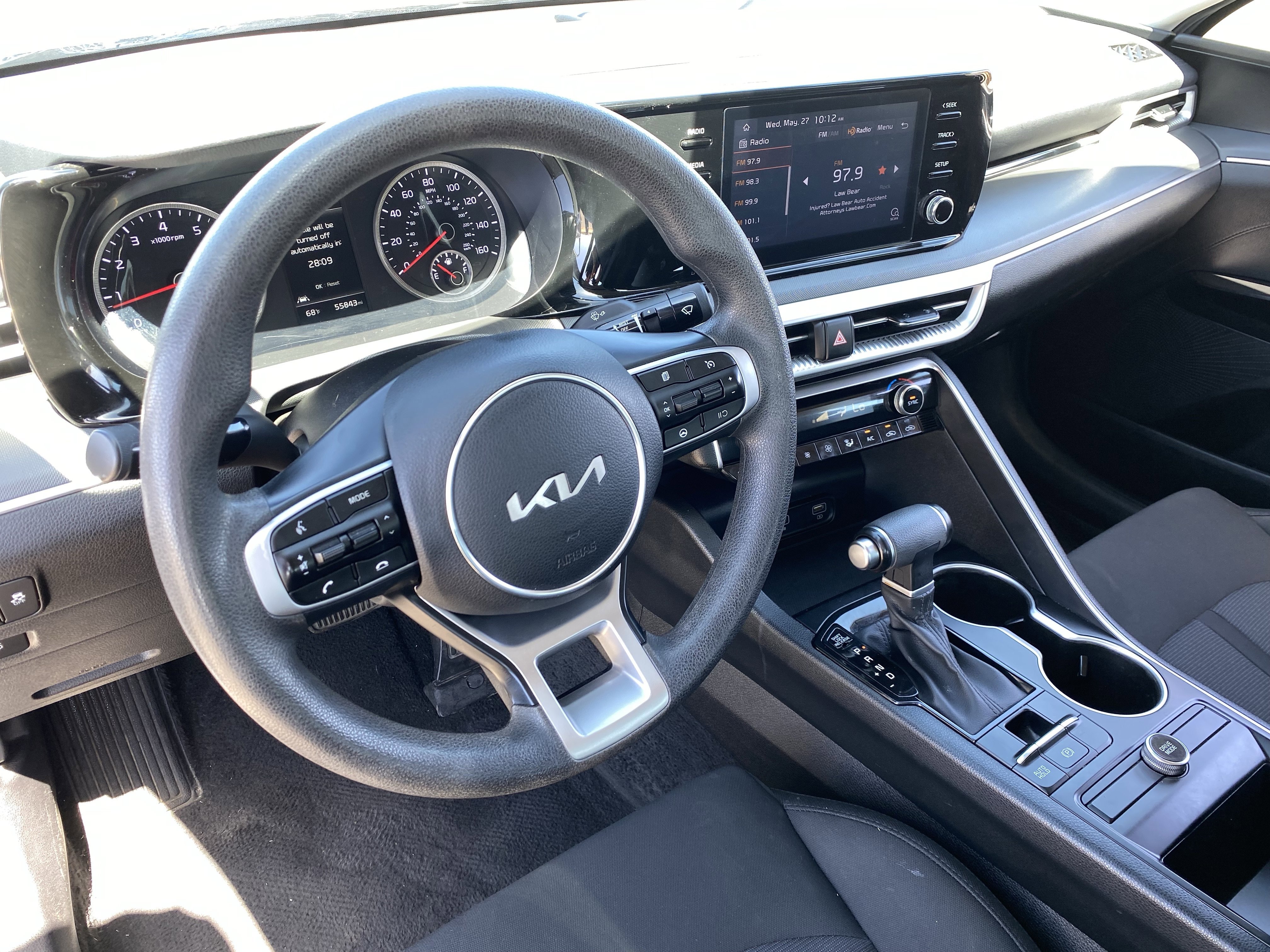 Used 2023 Everlasting Silver Kia LXS image 17