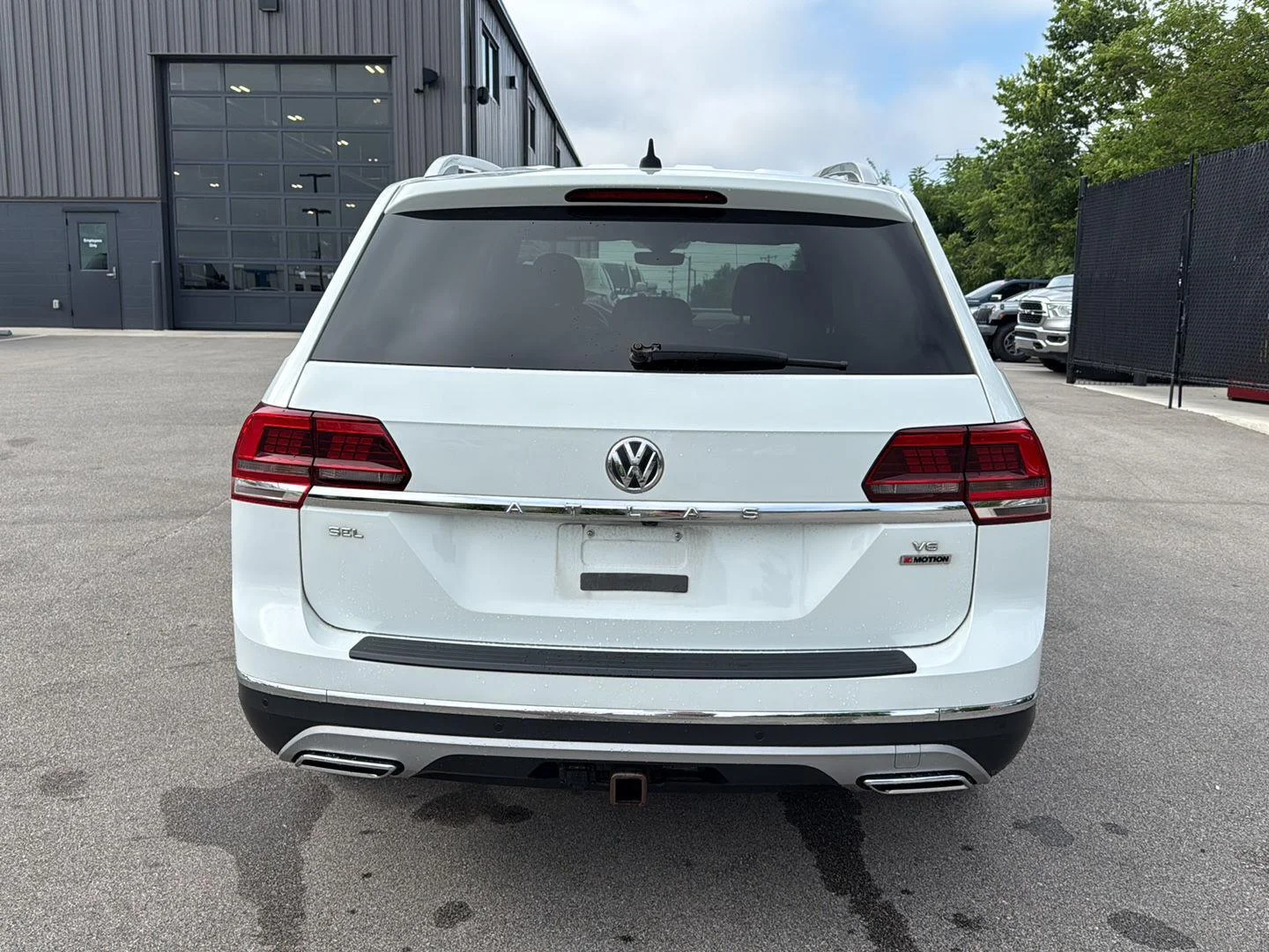 Used 2018 Pure White Volkswagen 3.6L V6 SEL Premium image 4