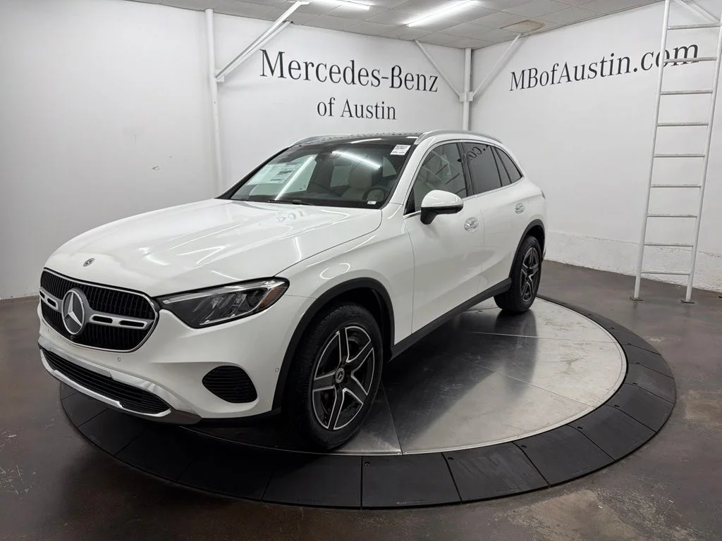 New 2027 White Mercedes-Benz GLC 300 image 3