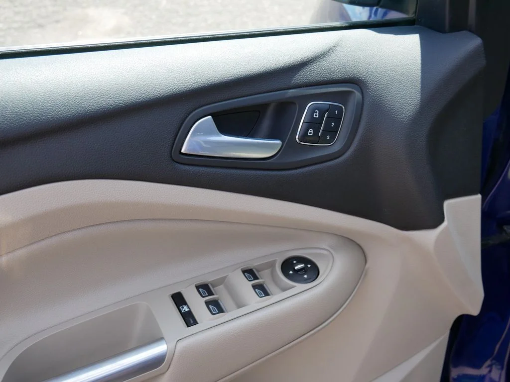 Used 2015 Blue Ford Titanium image 15