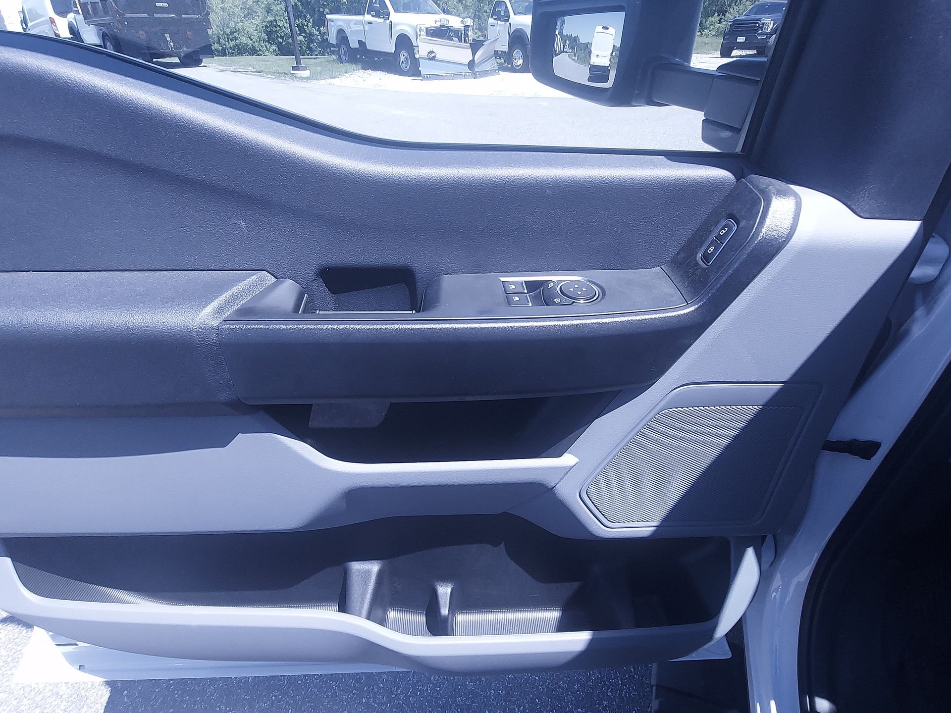 New 2026 Oxford White Ford F-450® XL image 5