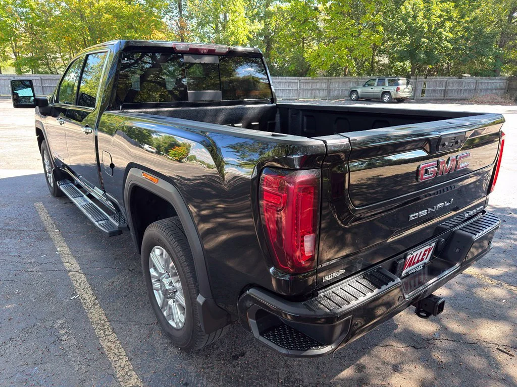Used 2021 Black GMC Denali image 16