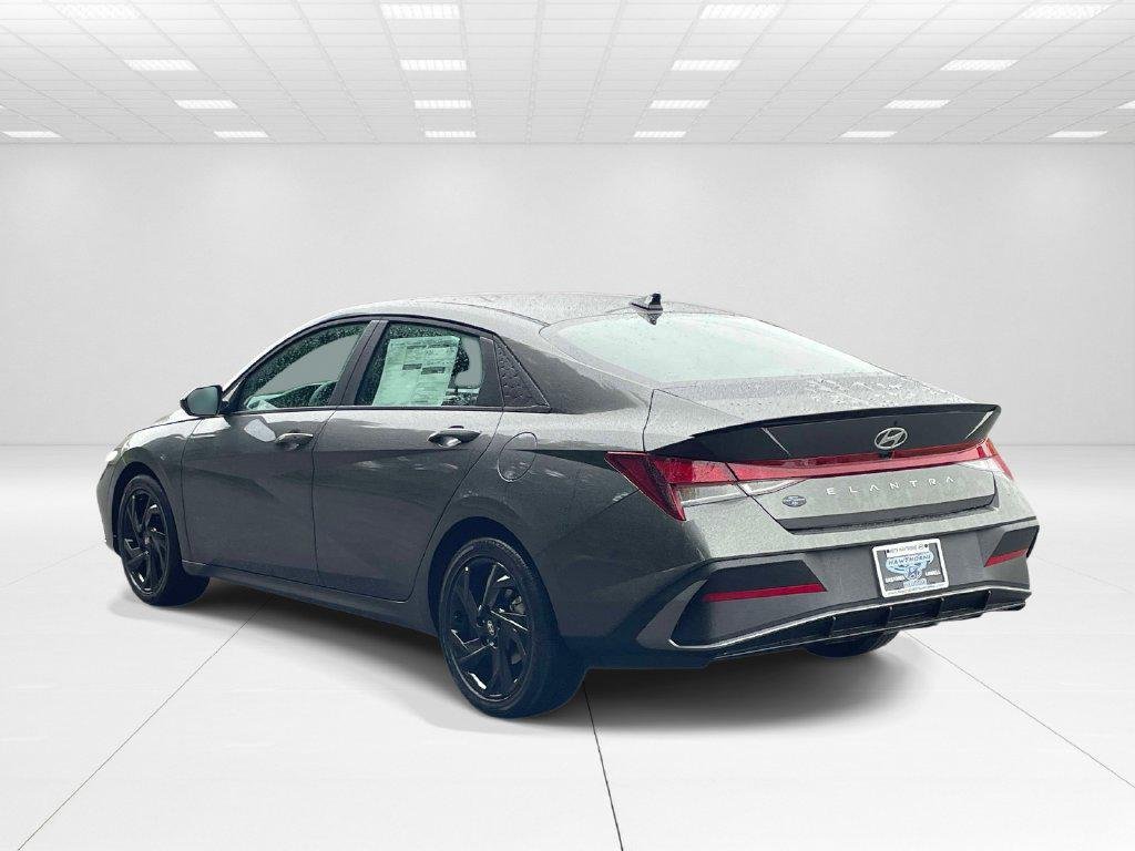 New 2026 Gray Hyundai SEL Sport Plus image 4