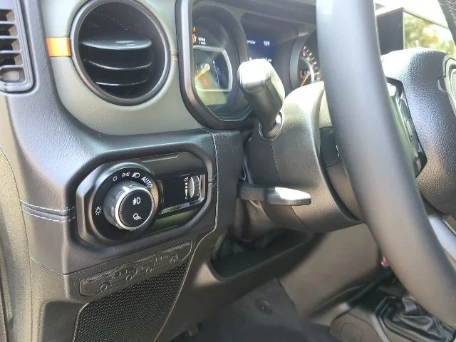 Certified Used 2025 Gray Jeep Mojave image 14