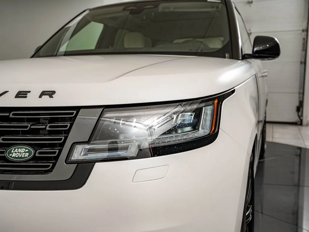 New 2026 Icy White Satin Land Rover SE image 13