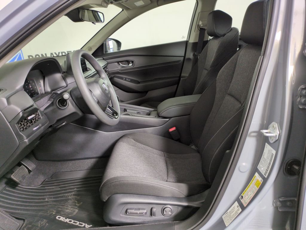 New 2026 Urban Gray Pearl Honda SE image 9