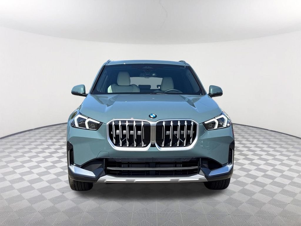 New 2027 Cape York Green Metallic BMW xDrive28i image 2