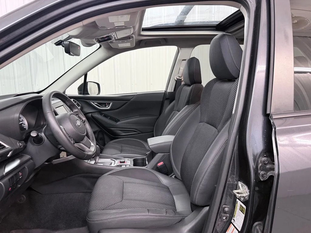 Used 2019 Gray Subaru Premium image 10
