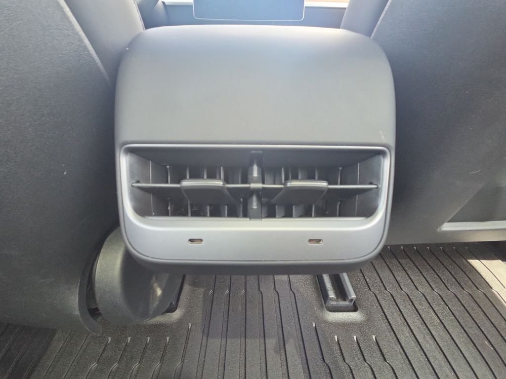 Used 2022 White Tesla Long Range image 19