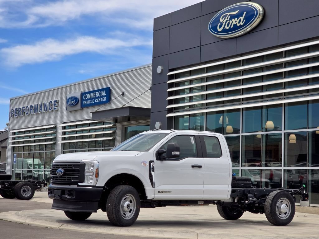 New 2026 Oxford White Ford XL image 3