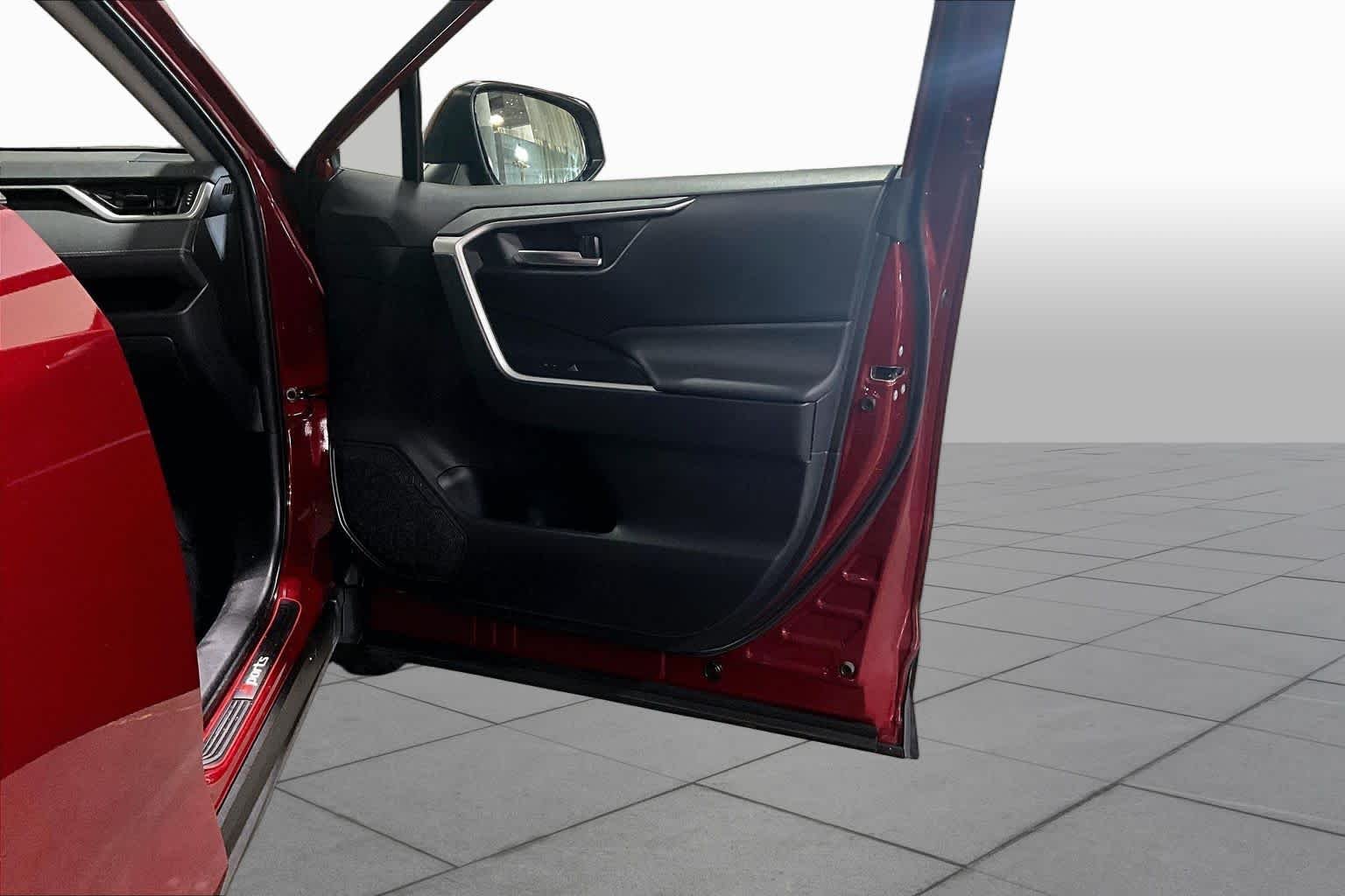 Used 2025 Ruby Flare Pearl Toyota Hybrid XLE image 23