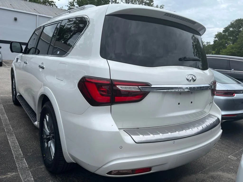 Used 2020 White INFINITI LUXE image 6