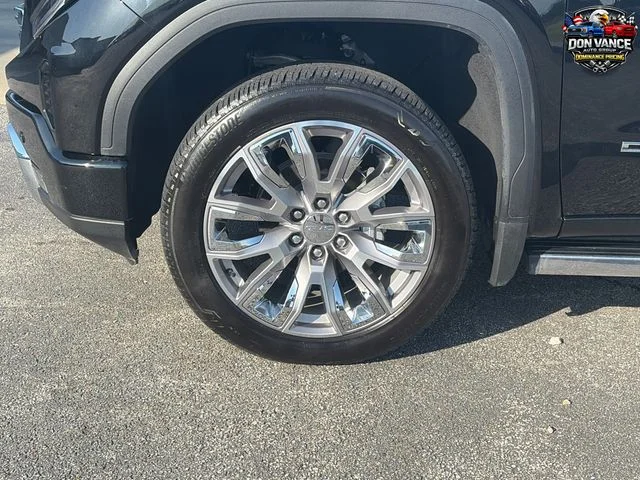 Used 2024 Black GMC Denali image 27