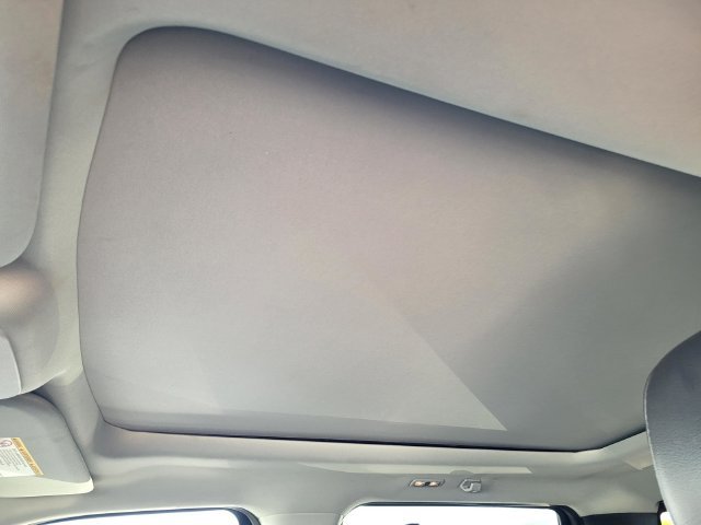 Used 2025  Ford Lariat image 12