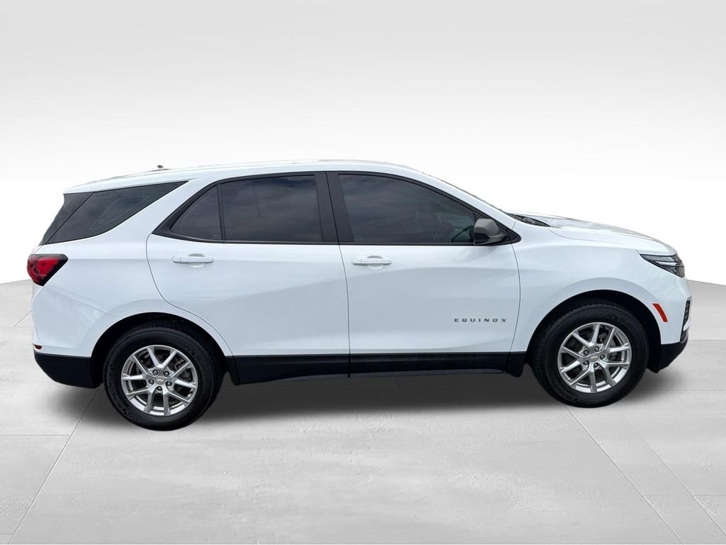 Used 2022 White Chevrolet LS image 6