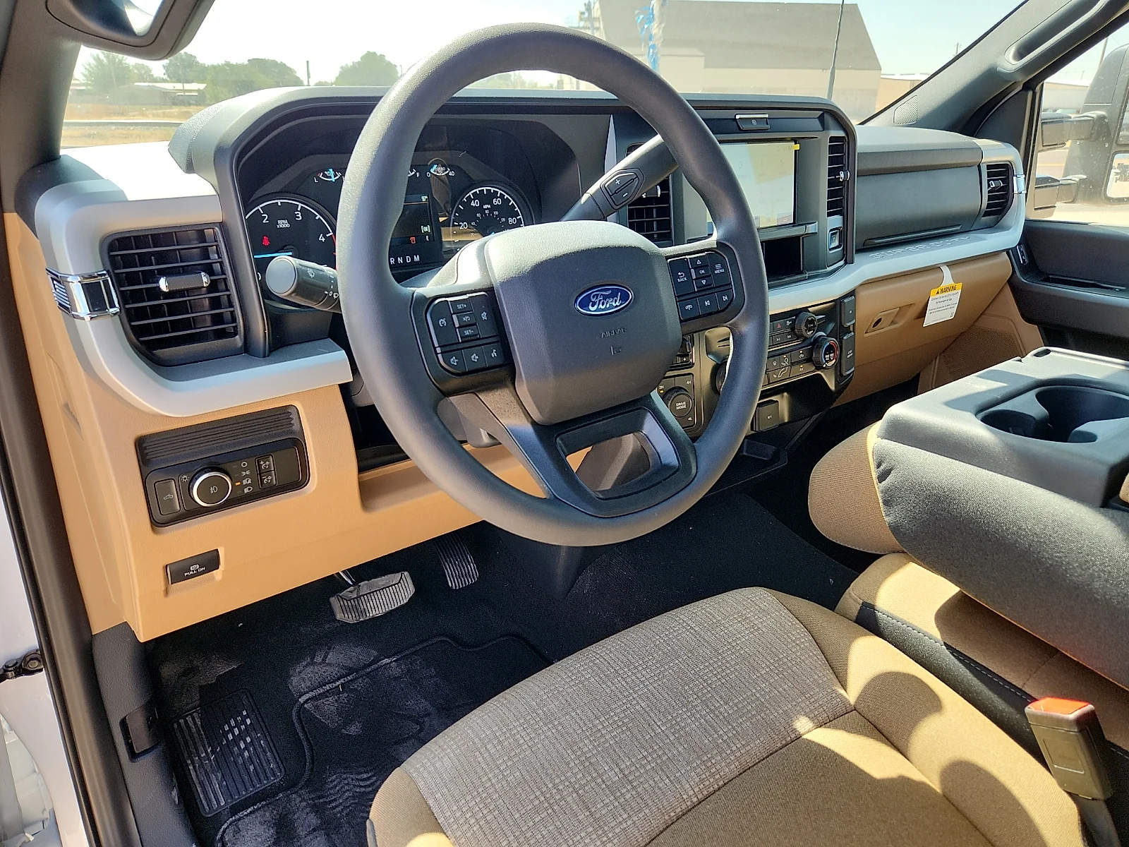 New 2027 Oxford White Ford XLT image 13