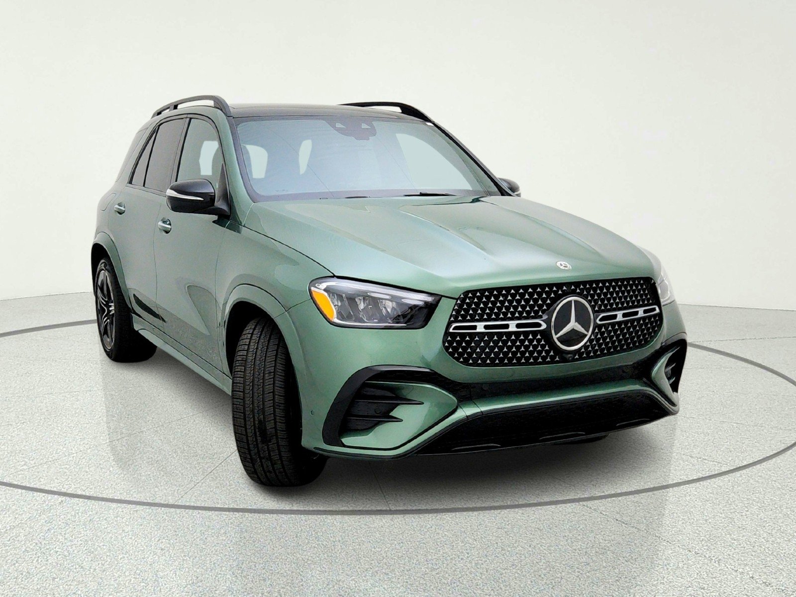 New 2026 MANUFAKTUR Ireland Mid Green Metallic Mercedes-Benz GLE 450 4MATIC® SUV image 4